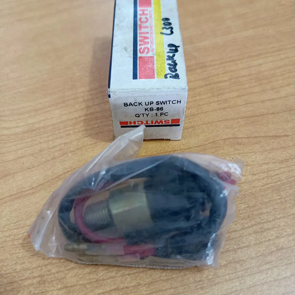 SWITCH BACK UP L300 DIESEL/BENSIN SWITCH MD705863 SWITCH BACK UP / MUNDUR / ATRET SWITCH