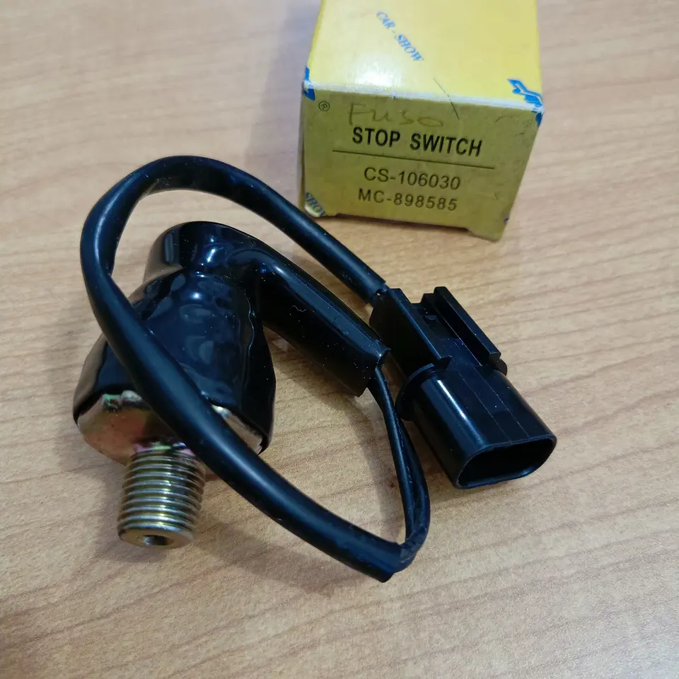 SWITCH STOP LAMP FUSO CARSHOW CS106030 / MC898585 SWITCH STOP LAMP / SWITCH REM BELAKANG CARSHOW