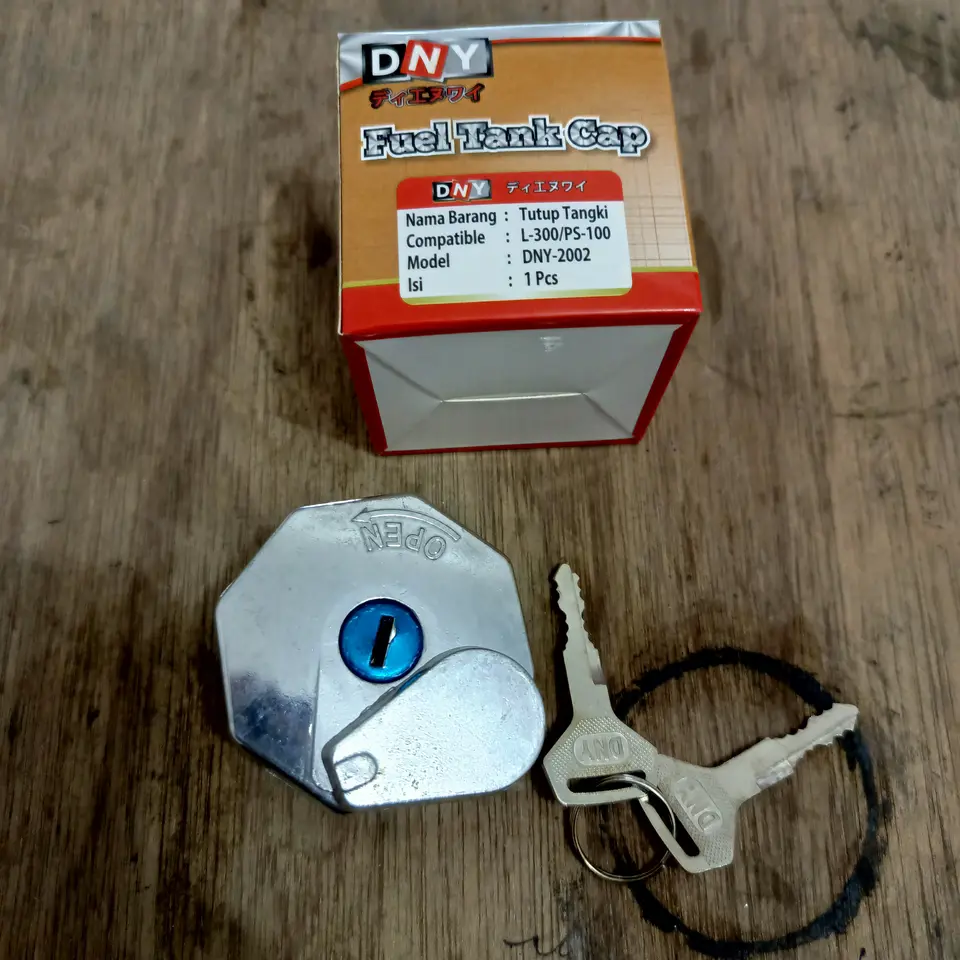 TUTUP FUEL TANK PS / L300 (SAFETY LOCK) DNY
