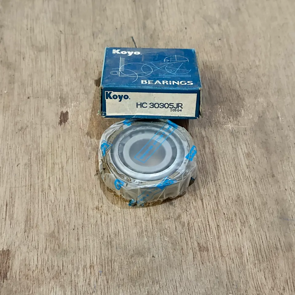 BEARING 30305 D BEARING GARDAN DEPAN CARRY KOYO (25*62*18)