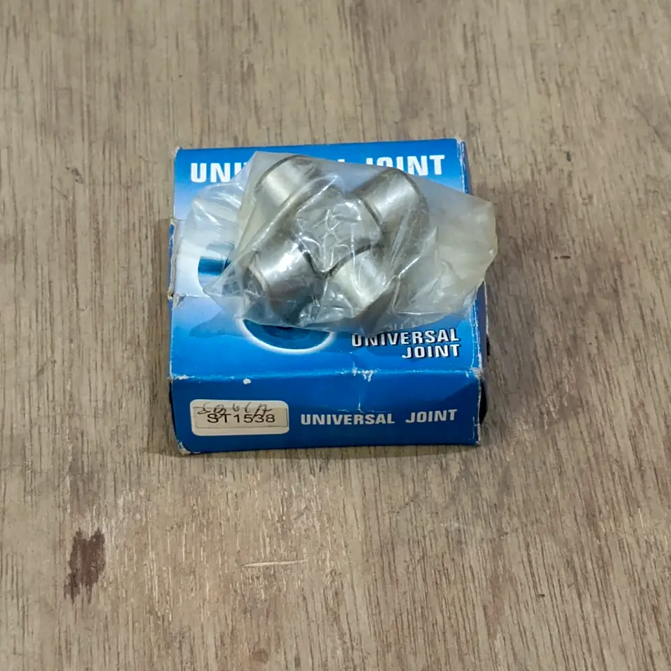 CROSS JOINT STEER PS 120 / KIJANG / DAIHATSU / SUZUKI ST1538 (15*38) ST1538 CROSS JOINT / KOPEL / SPIDER KIT UNIVERSAL JOINT