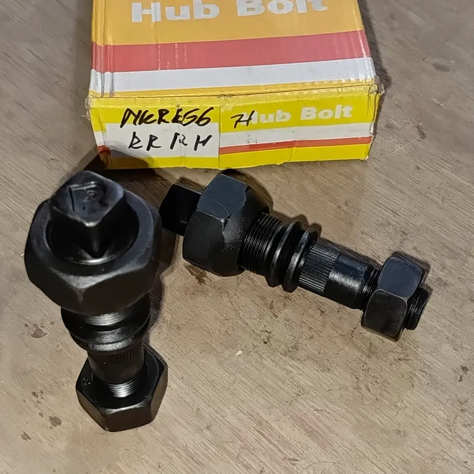 BAUT RODA BELAKANG RH ISUZU NKR 66/71 LJ