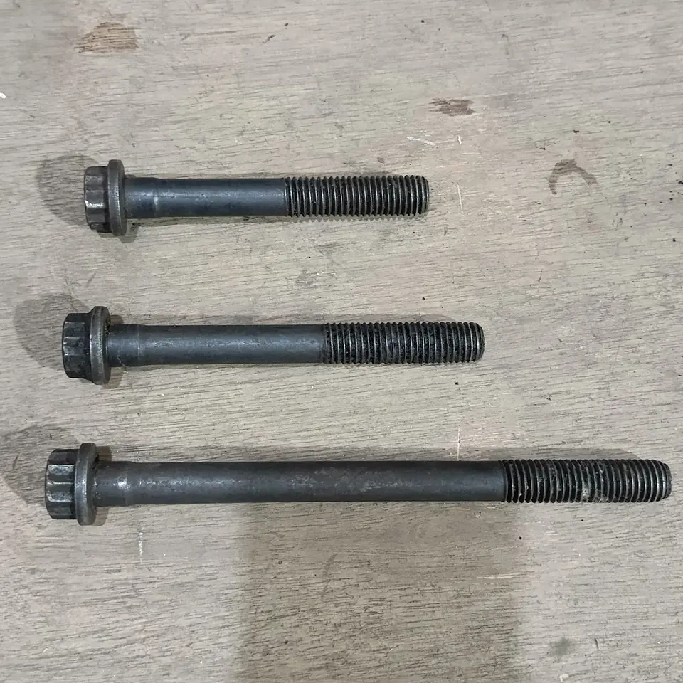 BAUT CYLINDER HEAD PS 125 PENDEK null BAUT CYLINDER HEAD / KOP / ENGINE BLOCK / SILINDER undefined