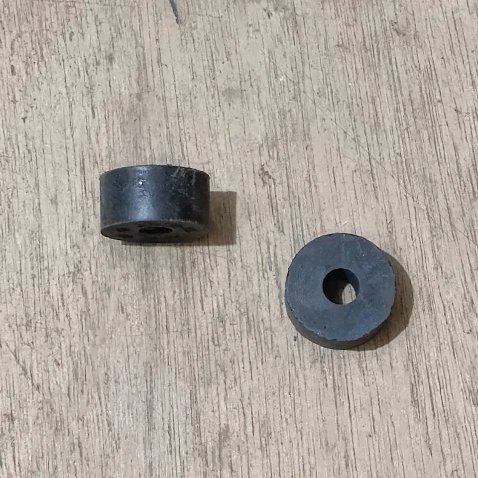 KARET SHOCK BREAKER DEPAN PS 100/120/125/135 / 136 / L300 / T120SS / KIJANG/PANTHER (RATA) (30*10*15) KAYABA null SHOCKBREAKER / PEREDAM KEJUT / SOKBEKER KAYABA