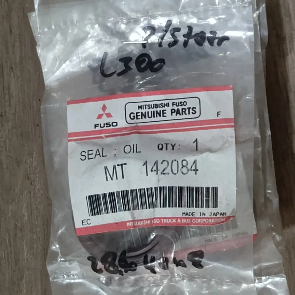 SEAL POWER STEERING / STEERING WORM L300 / T120SS (28.6*40*8) MITSUBISHI
