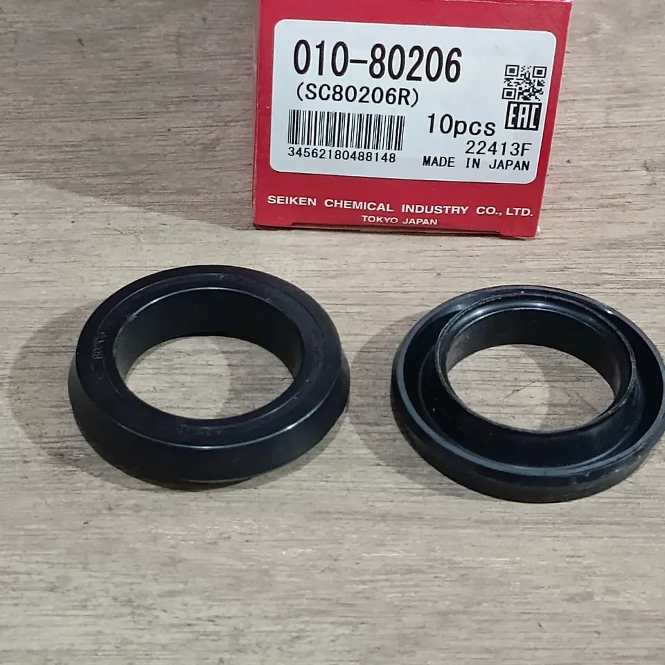 SEAL REM BELAKANG FUSO PS220 / ISUZU GIGA SEIKEN (G) SC80206 / 010-80206 SIL/ CIL/ SEAL / KARET SEIKEN