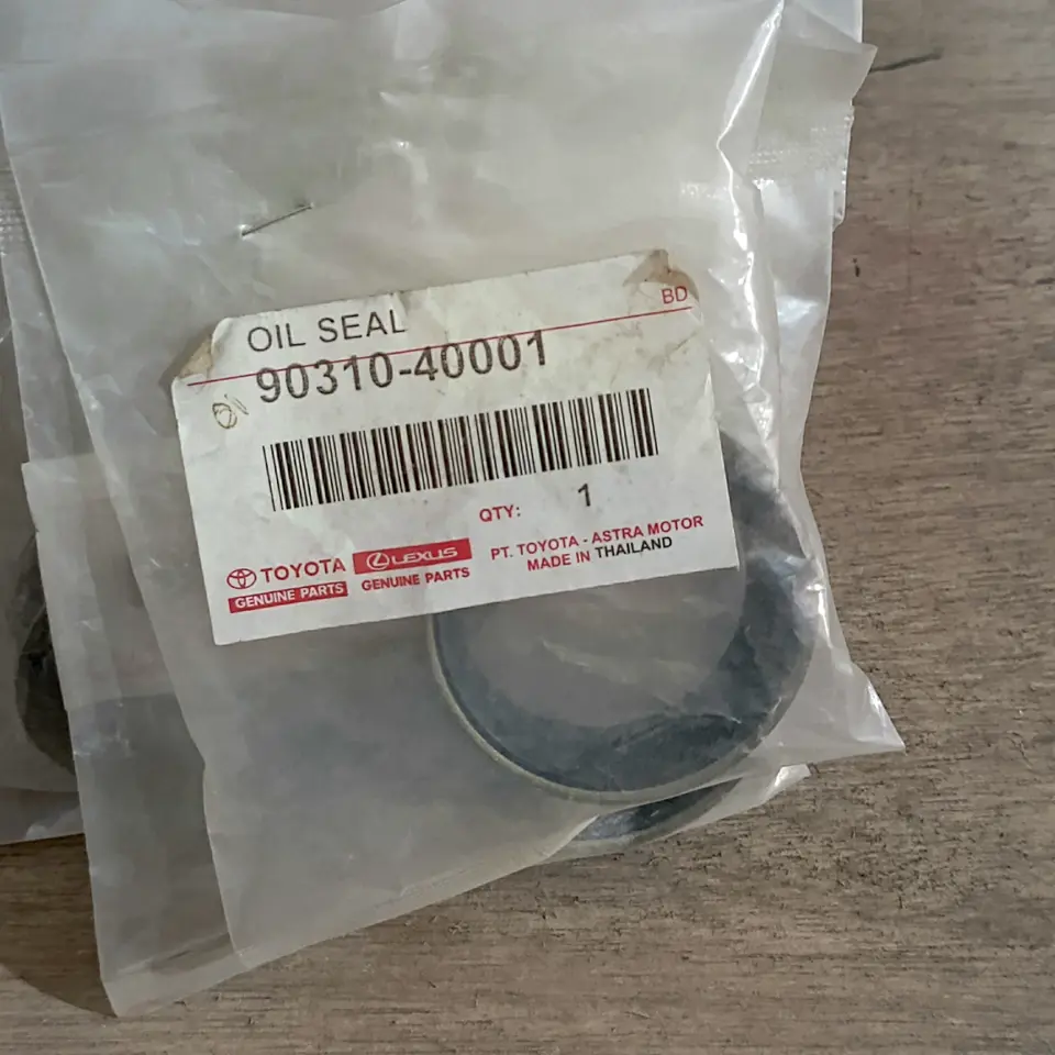 SEAL RODA BELAKANG LUAR DYNA HT 130/125/115/110 TOYOTA