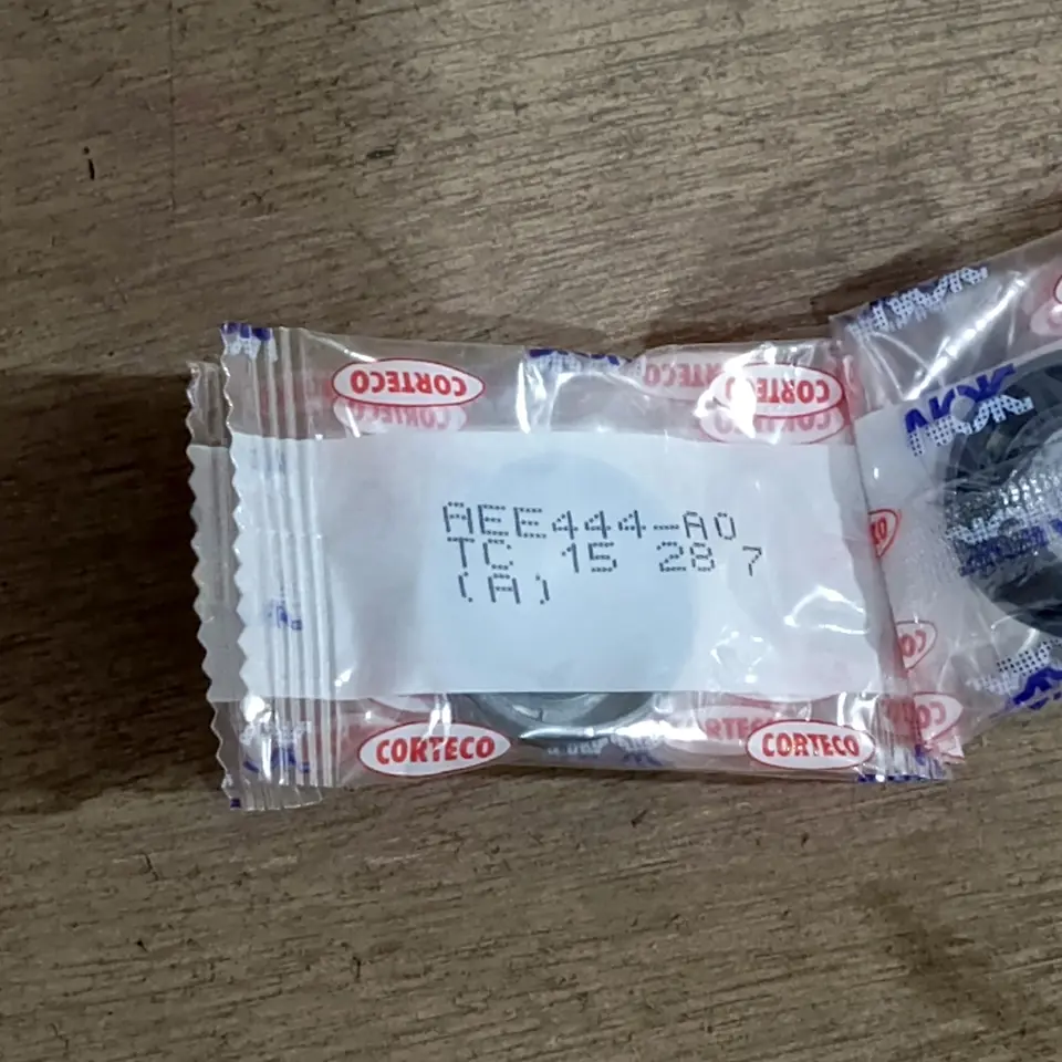 SEAL PTO 15*28*7 NOK