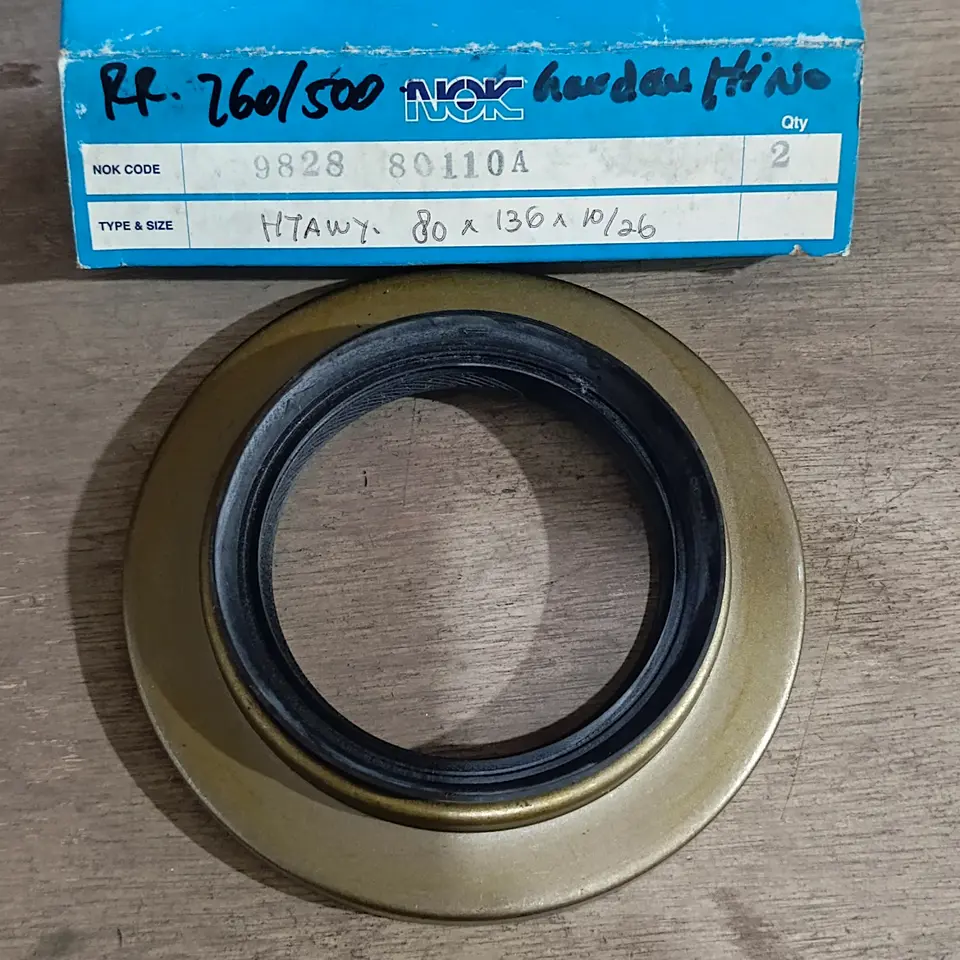 SEAL GARDAN BELAKANG HINO LOHAN 260 / 500 (80*136*10/26) NOK CORTECO 9828-80110A SEAL GARDAN NOK CORTECO
