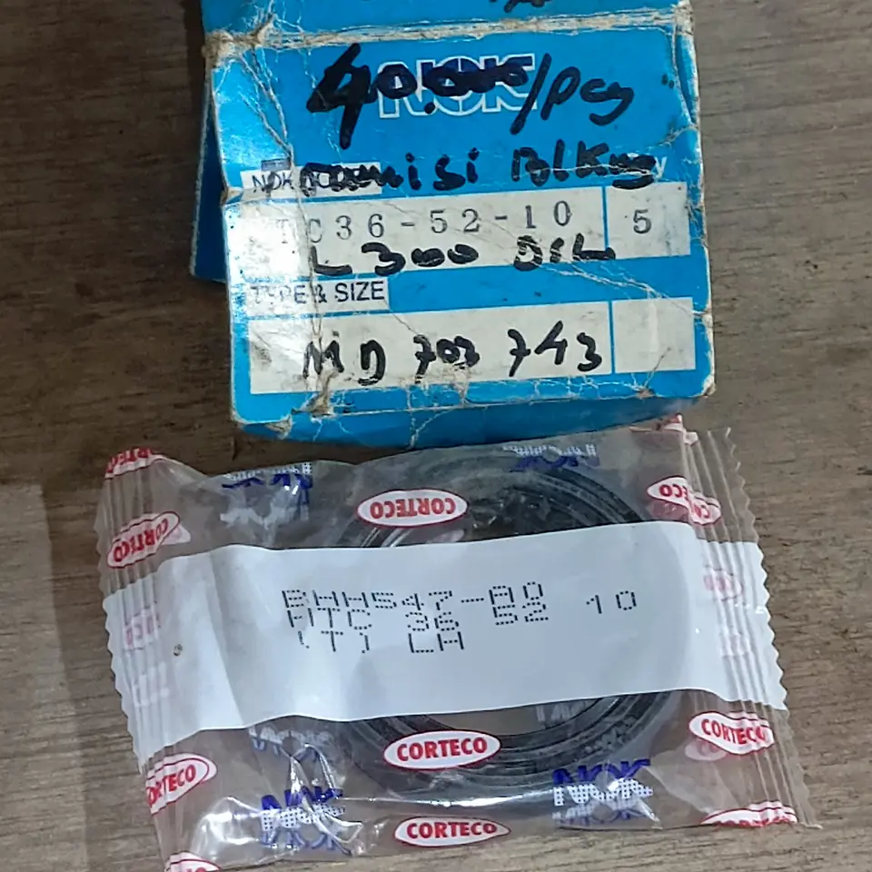 SEAL TRANSMISI BELAKANG L300/L200 (36*52*10) NOK