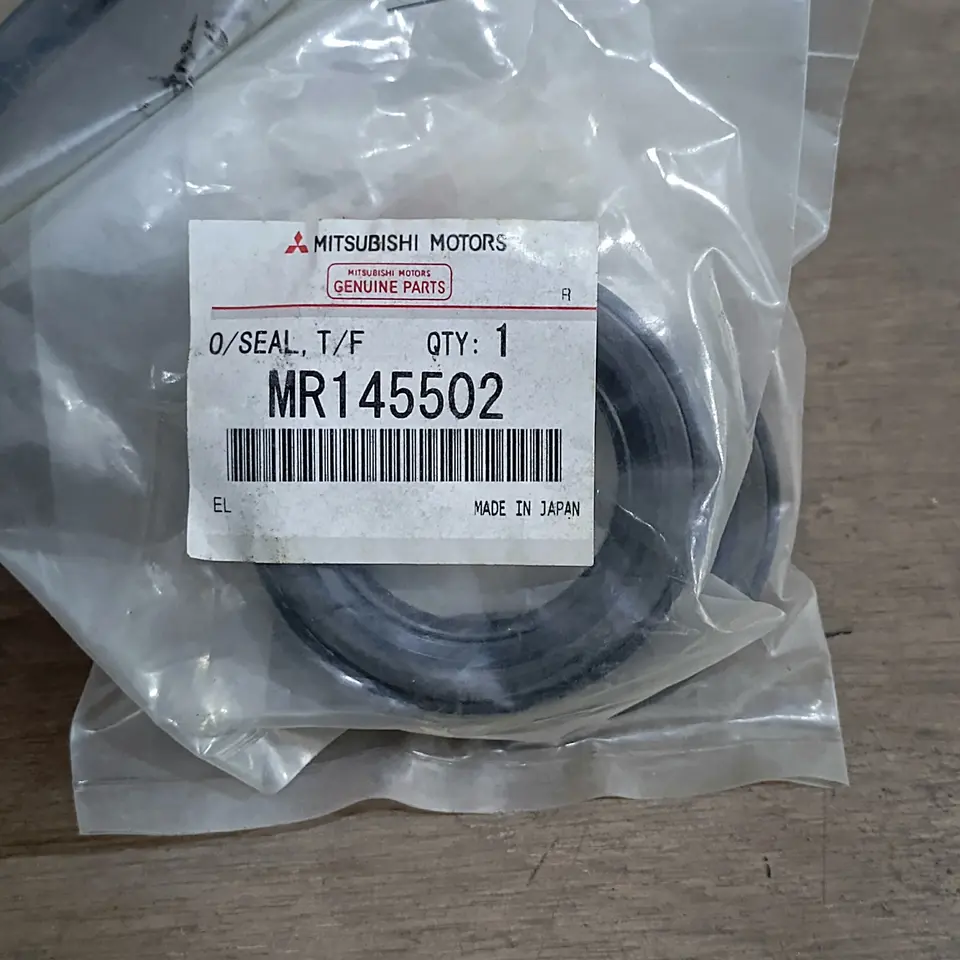 SEAL TRANSFER TENGAH TRITON / L200 (INPUT) MITSUBISHI (45*68*15) MR145502 SIL/ CIL/ SEAL / KARET MITSUBISHI