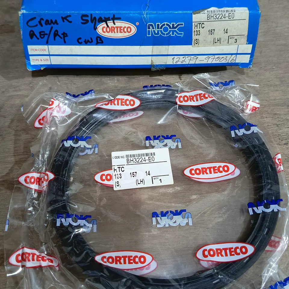 SEAL CRANKSHAFT BELAKANG CWB 520 RE/RF NOK (133*157*14)