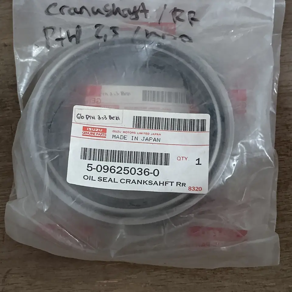 SEAL CRANKSHAFT BELAKANG PANTHER 2.3 ISUZU (82*105/110*13) 5-09625036-0 SEAL CRANKSHAFT / KRUK AS & CAMSHAFT / NOKEN AS ISUZU