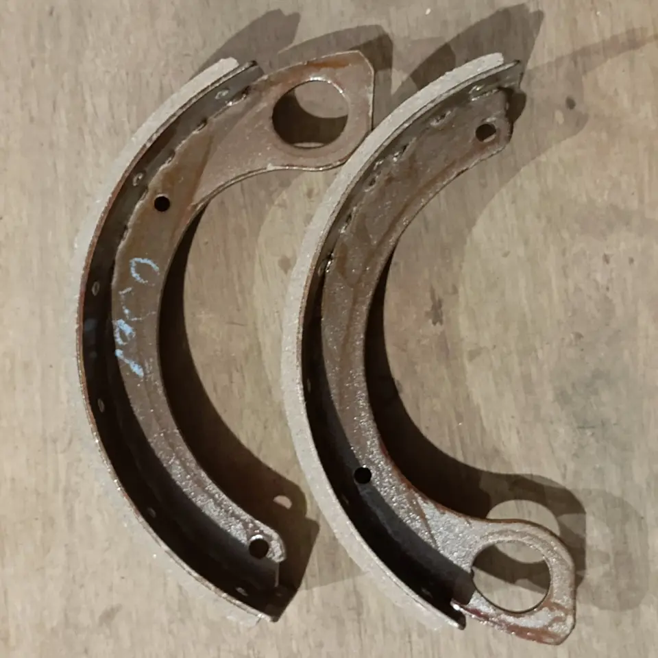 KAMPAS REM TANGAN NISSAN CK/CWB / FUSO PS 220 MT K-1900 KAMPAS REM / BRAKE SHOE / KAMPAS REM TANGAN / HAND BRAKE SHOE MT / VELTRA GROUP
