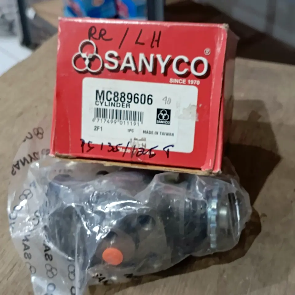 WHEEL CYLINDER PS 125 RR/LH SANYCO MC889606 WHEEL CYLINDER BRAKE / MASTER REM BAWAH DEPAN / BELAKANG SANYCO