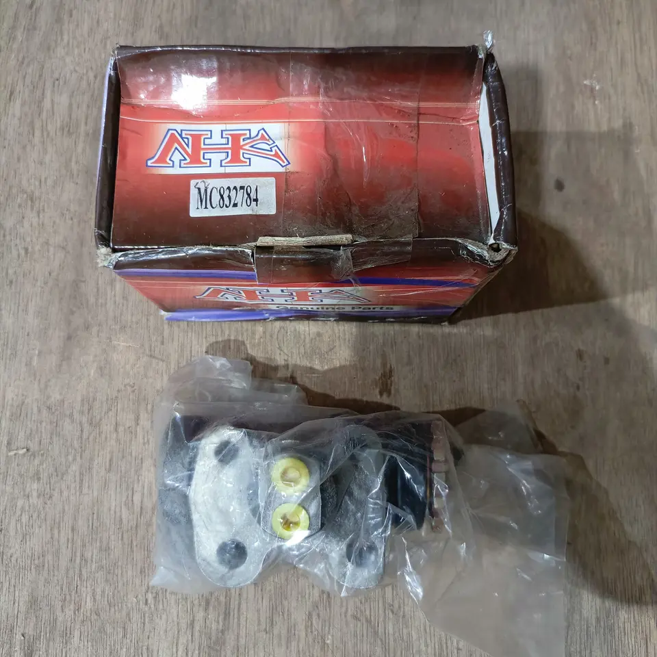 WHEEL CYLINDER PS 120/135 RR/LH NHK MC832784 WHEEL CYLINDER BRAKE / MASTER REM BAWAH DEPAN / BELAKANG NHK