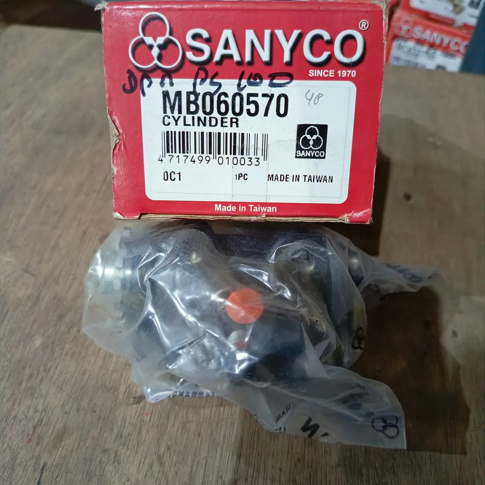 WHEEL CYLINDER PS 100/110 FR/LH SANYCO MB060570 WHEEL CYLINDER BRAKE / MASTER REM BAWAH DEPAN / BELAKANG SANYCO