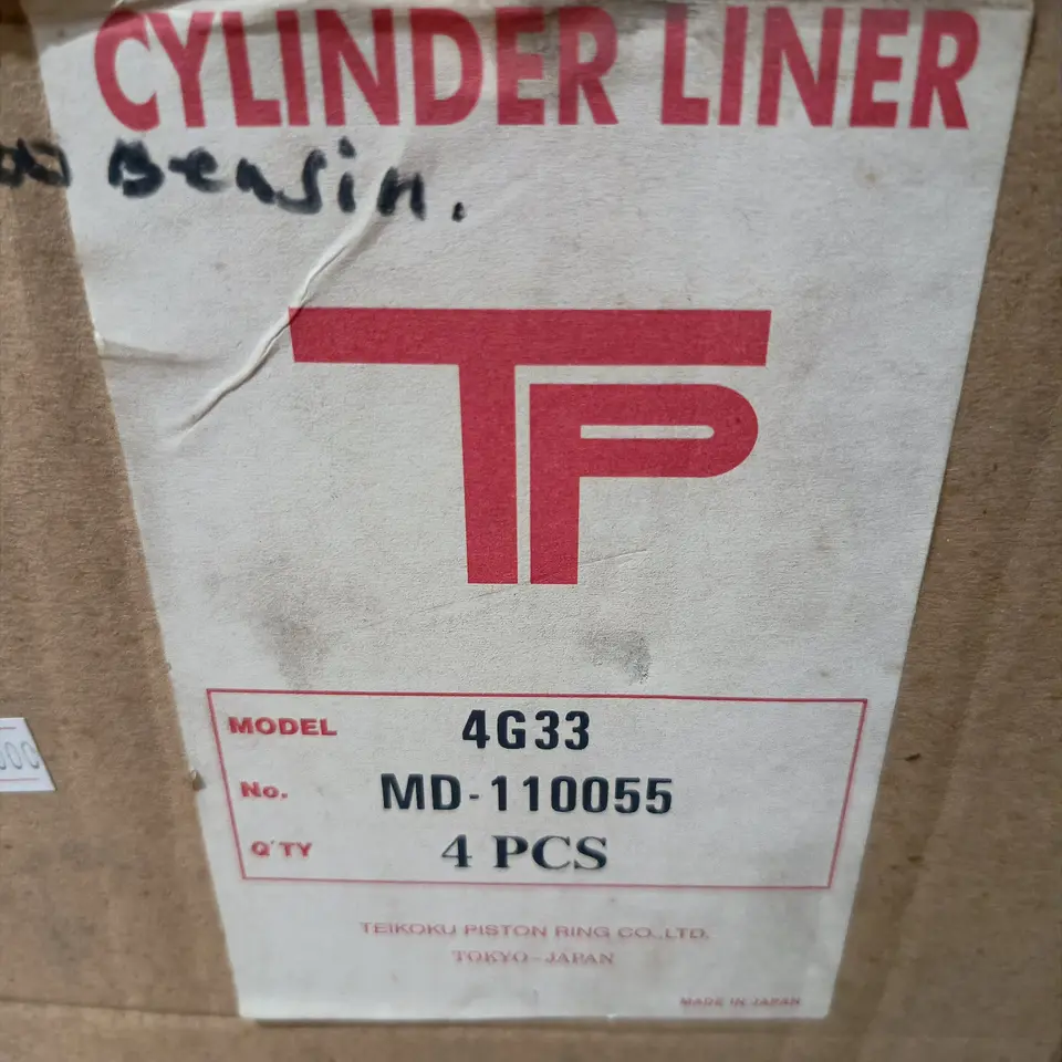 LINER PISTON SET L300 BENSIN 4G33 (4PCS) TP MD110055 LINER TEIKOKU PISTON (TP)