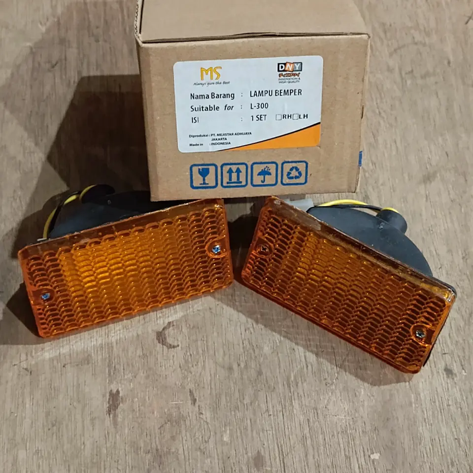 LAMPU BUMPER ASSY L300 DNY null LAMPU BUMPER / BEMPER DNY