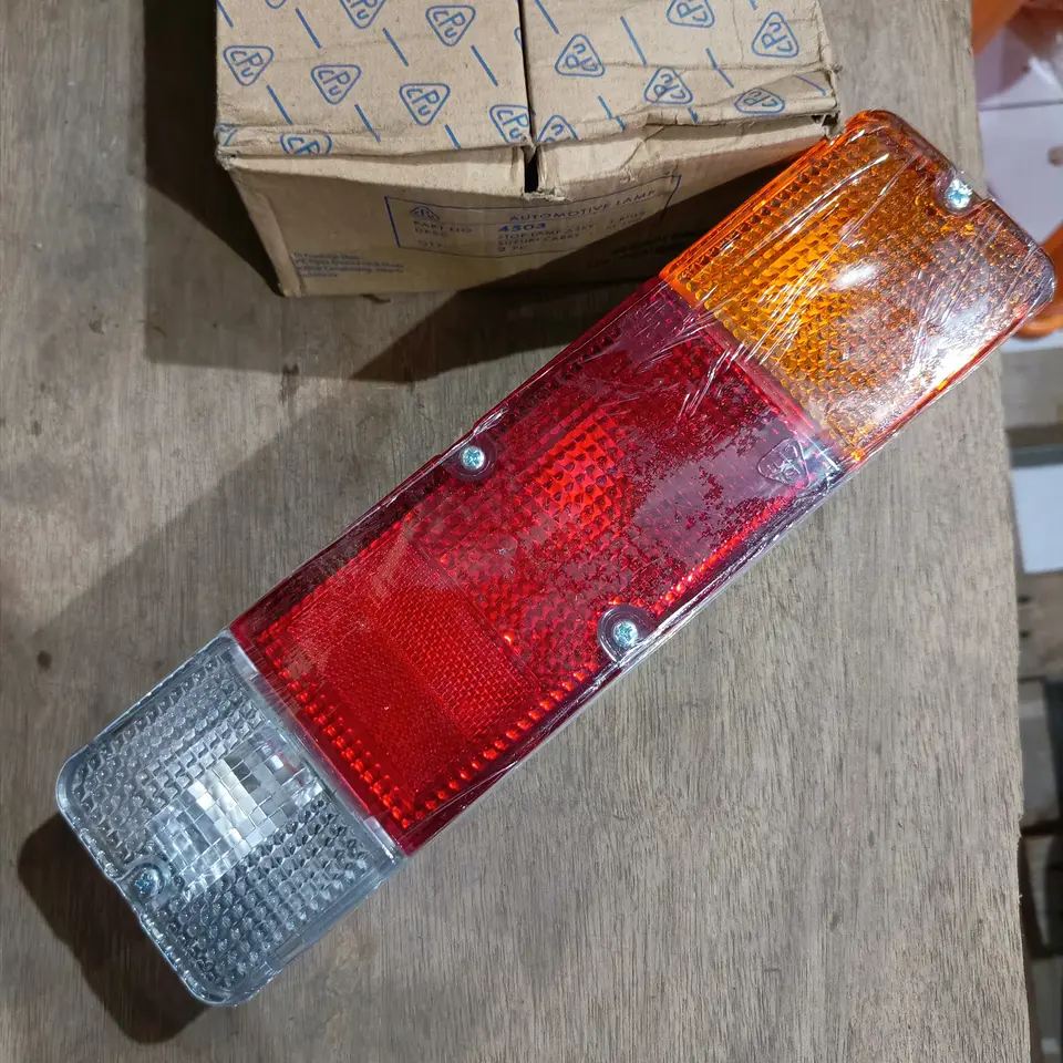 STOP LAMP ASSY + BULB CARRY ST100 CPU STL4503 STOP LAMP / LAMPU STOP BELAKANG CPU AUTOMOTIVE LAMP