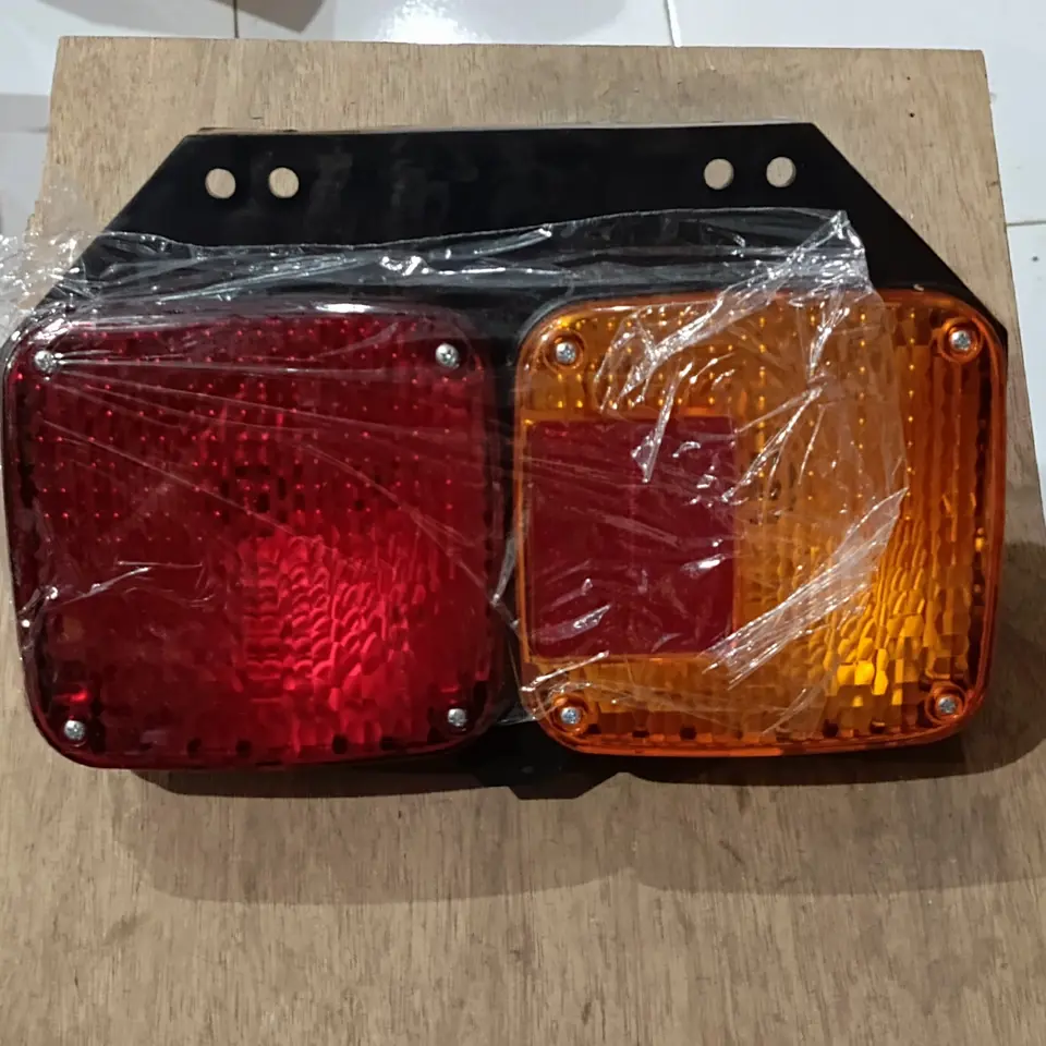 STOP LAMP ASSY HINO LOHAN 260 LH CPU