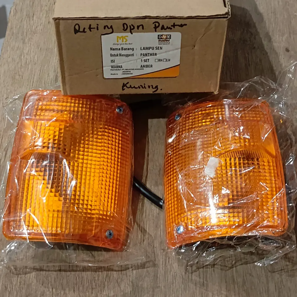 RETING DEPAN ASSY PANTHER (AMBER) DNY null RETING DEPAN / SIGNAL LAMP DNY