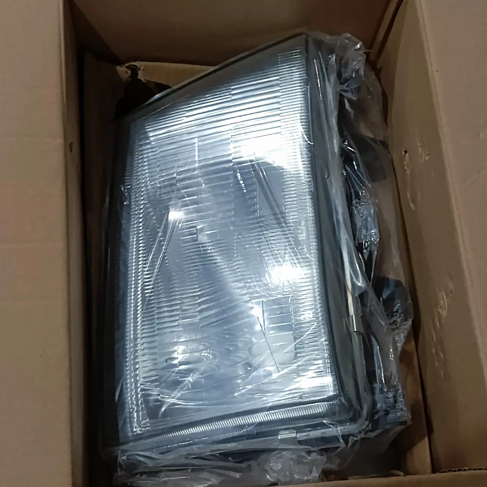 HEAD LAMP PS 125 / 136 RH (KACA) DMAC