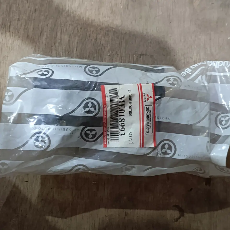ENGINE MOUNTING PS 125 MITSUBISHI ME018993 ENGINE MOUNTING / DUDUKAN MESIN DEPAN MITSUBISHI
