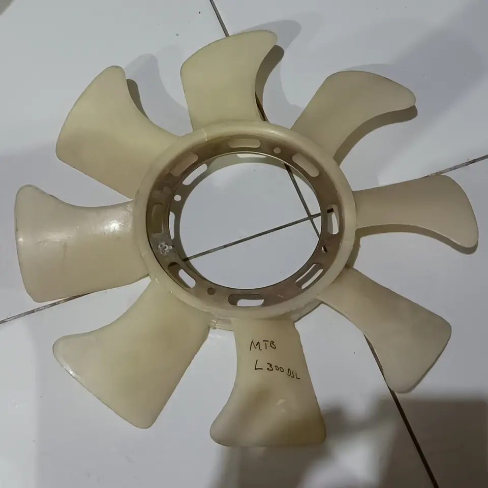 KIPAS RADIATOR KIPAS RADIATOR L300D (8 DAUN) MB050471 KIPAS RADIATOR / RADIATOR FAN MITSUBISHI