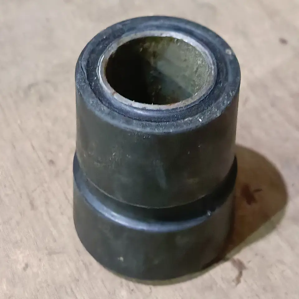 BUSHING TIMBANGAN GANDENGAN KARET BESAR YORK Y TE 901020 SALAMAN/GANDENGAN/TRAILER YORK