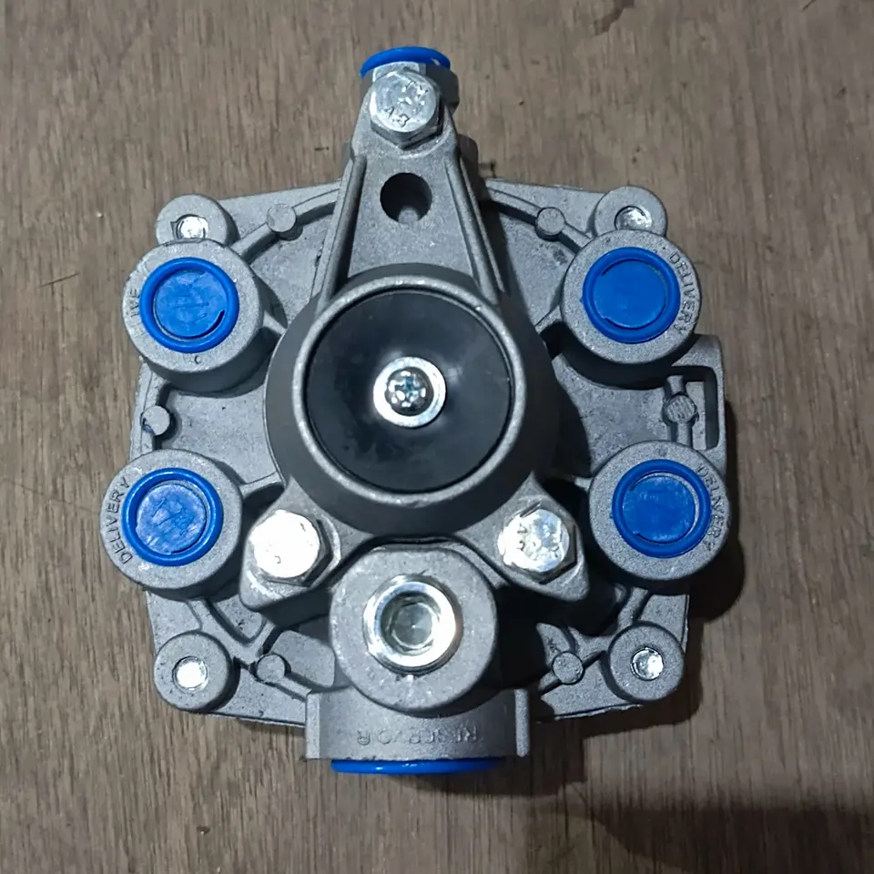RELAY VALVE (KURA2) GANDENGAN HAKEN null RELAY VALVE HAKEN
