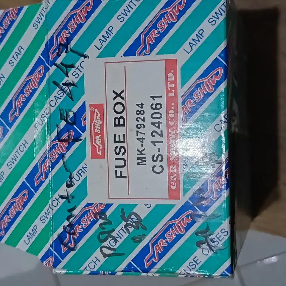 FUSE BOX PS 120/135  CARSHOW CS 124061 FUSE BOX / RUMAH FUSE CARSHOW