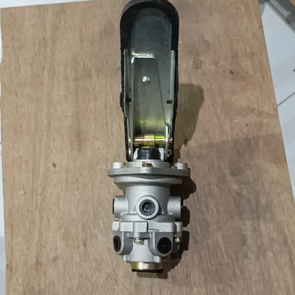 PEDAL REM ASSY FUSO/HINO/NISSAN HAKEN 838211 PEDAL /INJAKAN REM / FOOT BRAKE STEP HAKEN