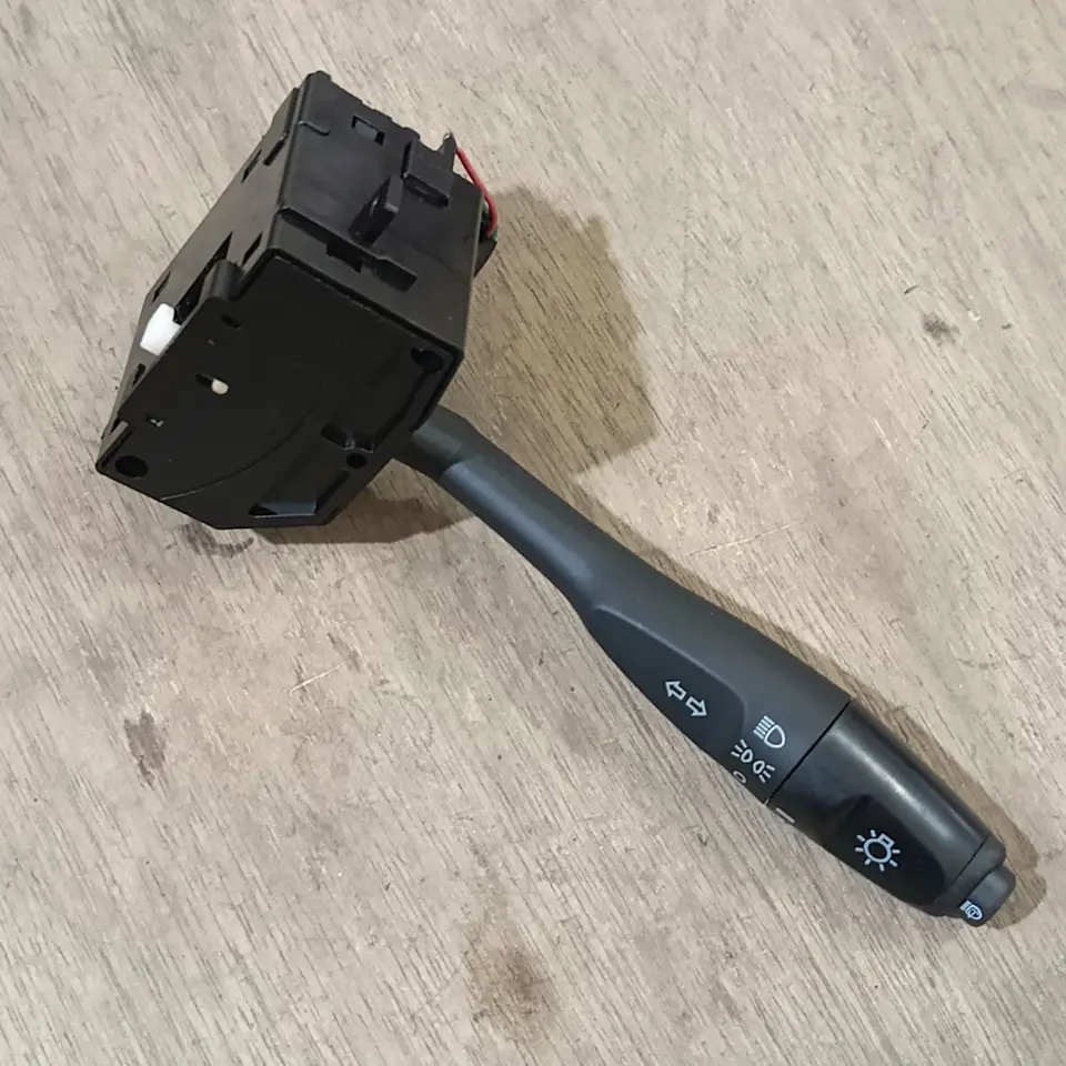 TURN SIGNAL ASSY L200 / K74T / K77T / T64T MITSUBISHI