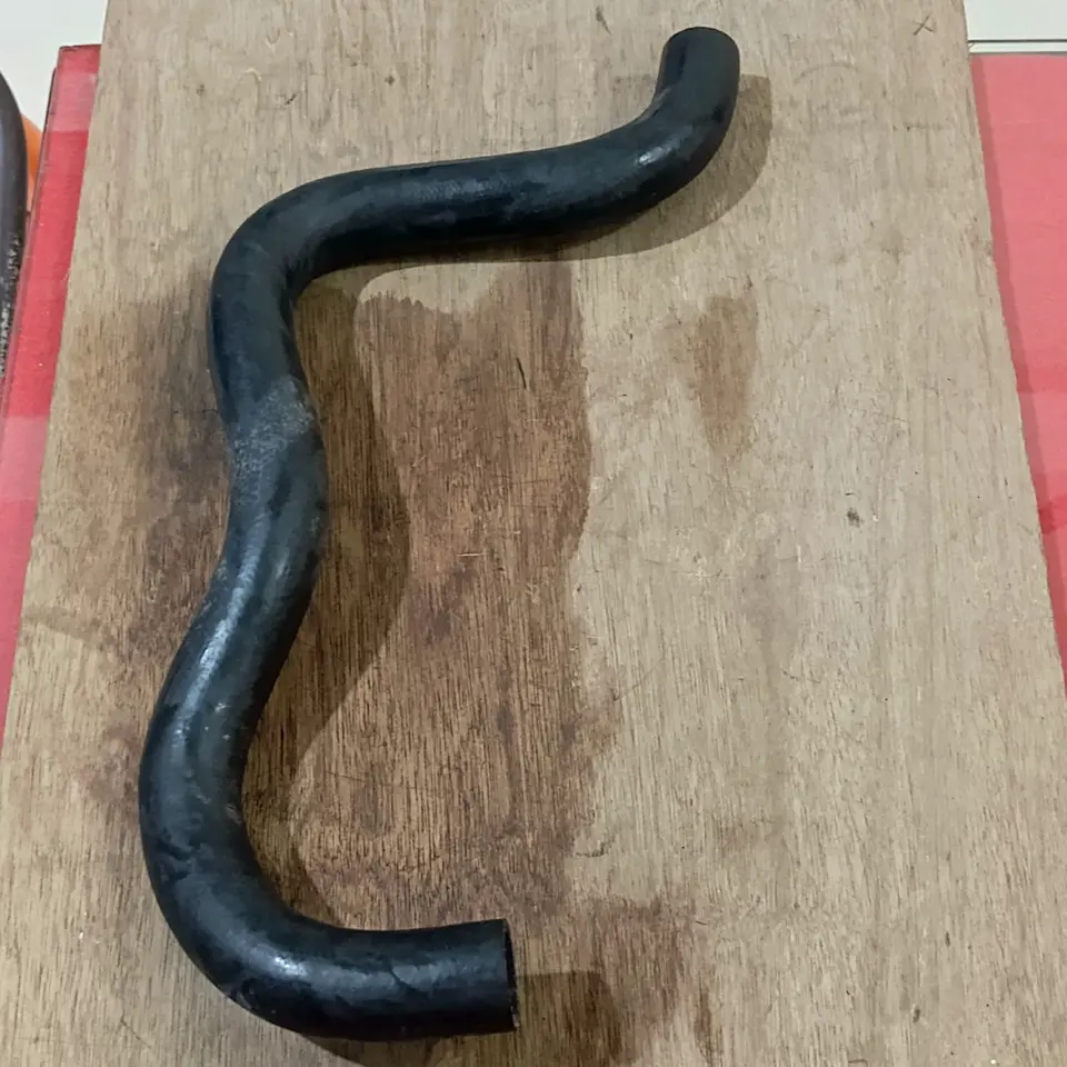 SELANG RADIATOR BAWAH AVANZA (PANJANG) JJ