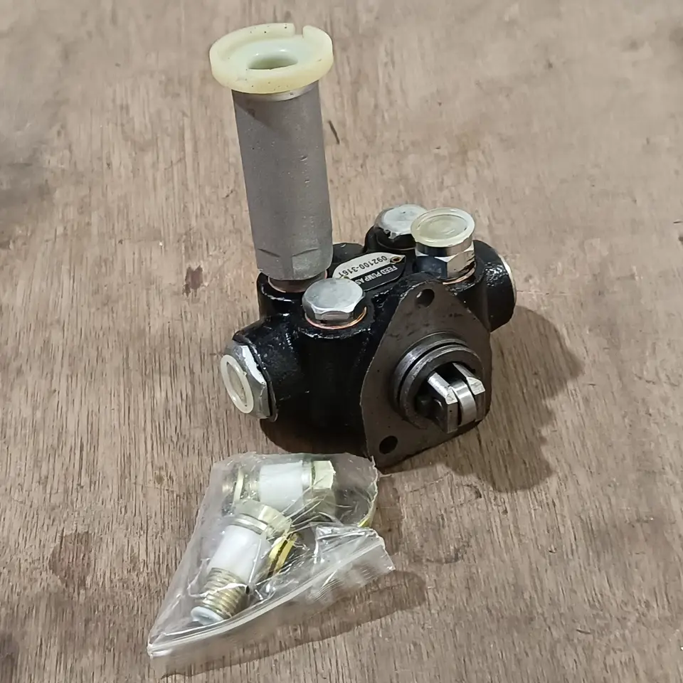 FEED PUMP HINO LOHAN / J08C KOYOHASI 092100-3161 FEED PUMP/ POMPA BAHAN BAKAR/TANGAN/ MINYAK/ ROTAX / ROTAK KOYOHASI
