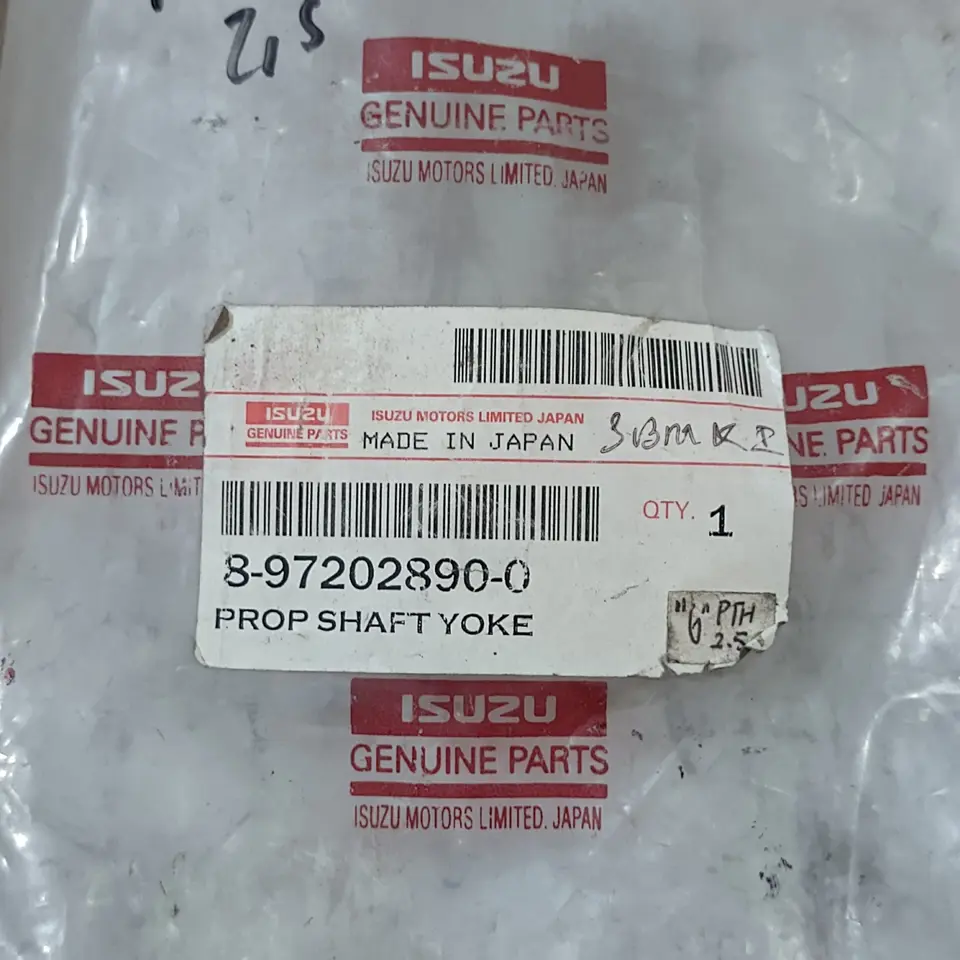 YOKE SLEEVE PANTHER ISUZU 8-97202890-0 YOKE SLEEVE ISUZU
