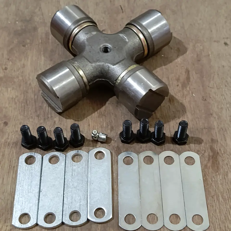 CROSS JOINT HINO LOHAN 500 DIZERU GUH73 CROSS JOINT / KOPEL / SPIDER KIT DIZERU