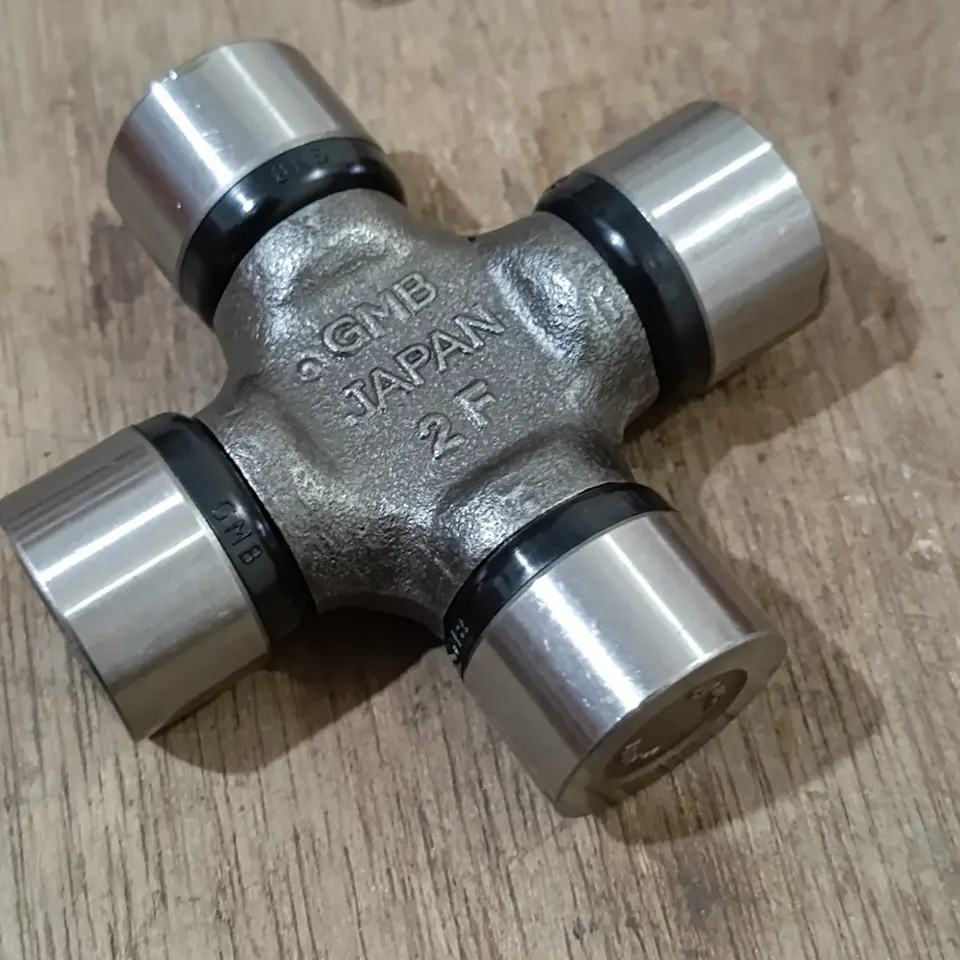 CROSS JOINT L300/ DT NISSAN/HINO/FUSO GMB