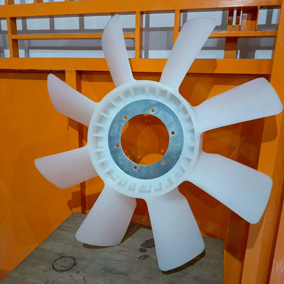 KIPAS RADAITOR NISSAN CWB 520/RF8 (8 DAUN)