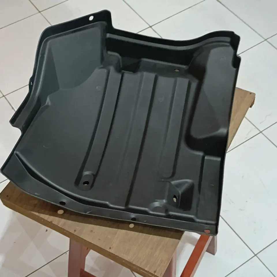 MUD GUARD DYNA HT / ENGKEL LH DNY
