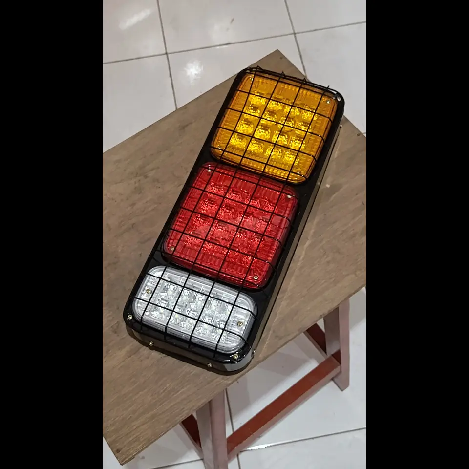 STOP LAMP ASSY FUSO / HINO / GIGA UNIVERSAL LED (PUTIH/MERAH/KUNING) 24V